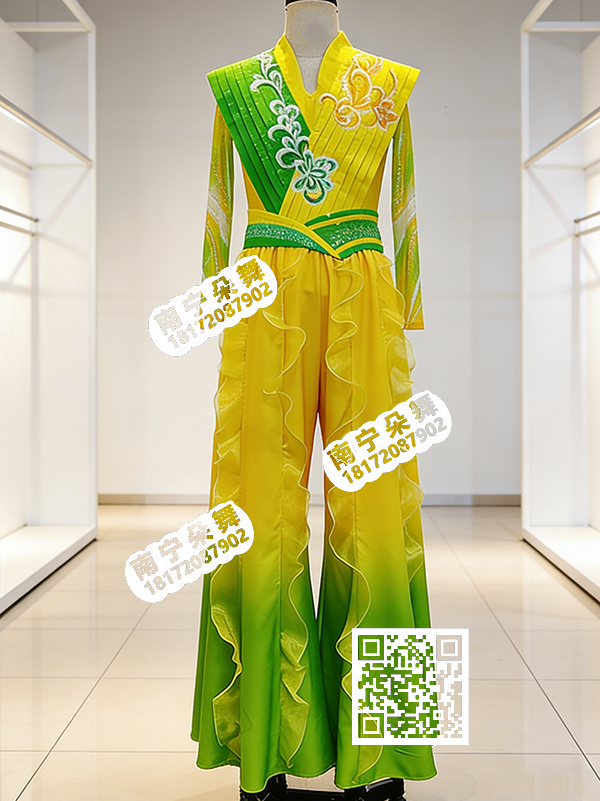 黄绿渐变迎春花春天的故事男当代