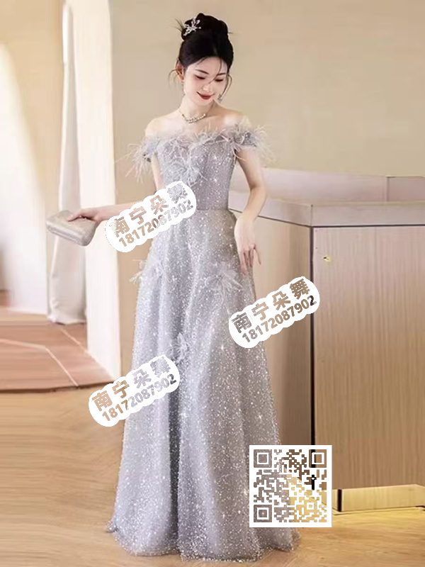 银灰一字肩花朵须须短袖长礼服